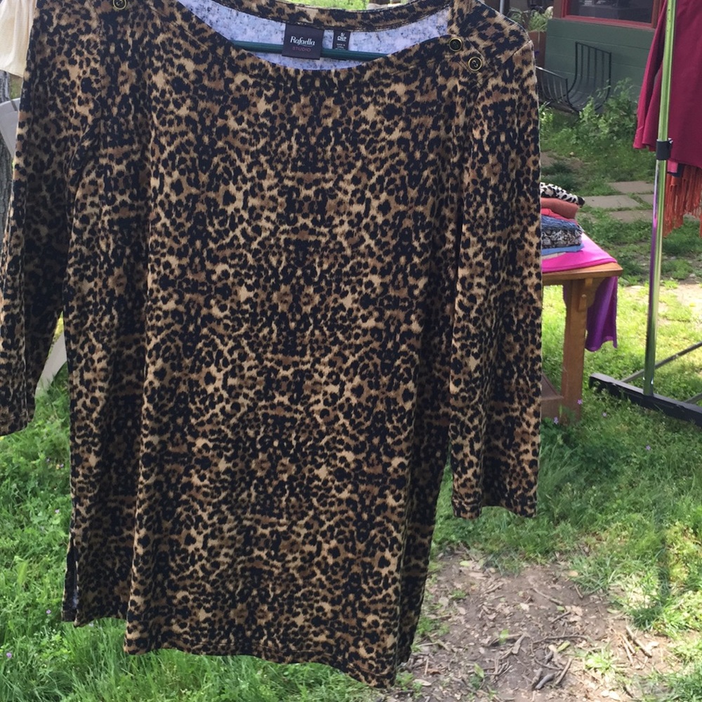 Rafaela Animal print scoop neck 100% cotton tee